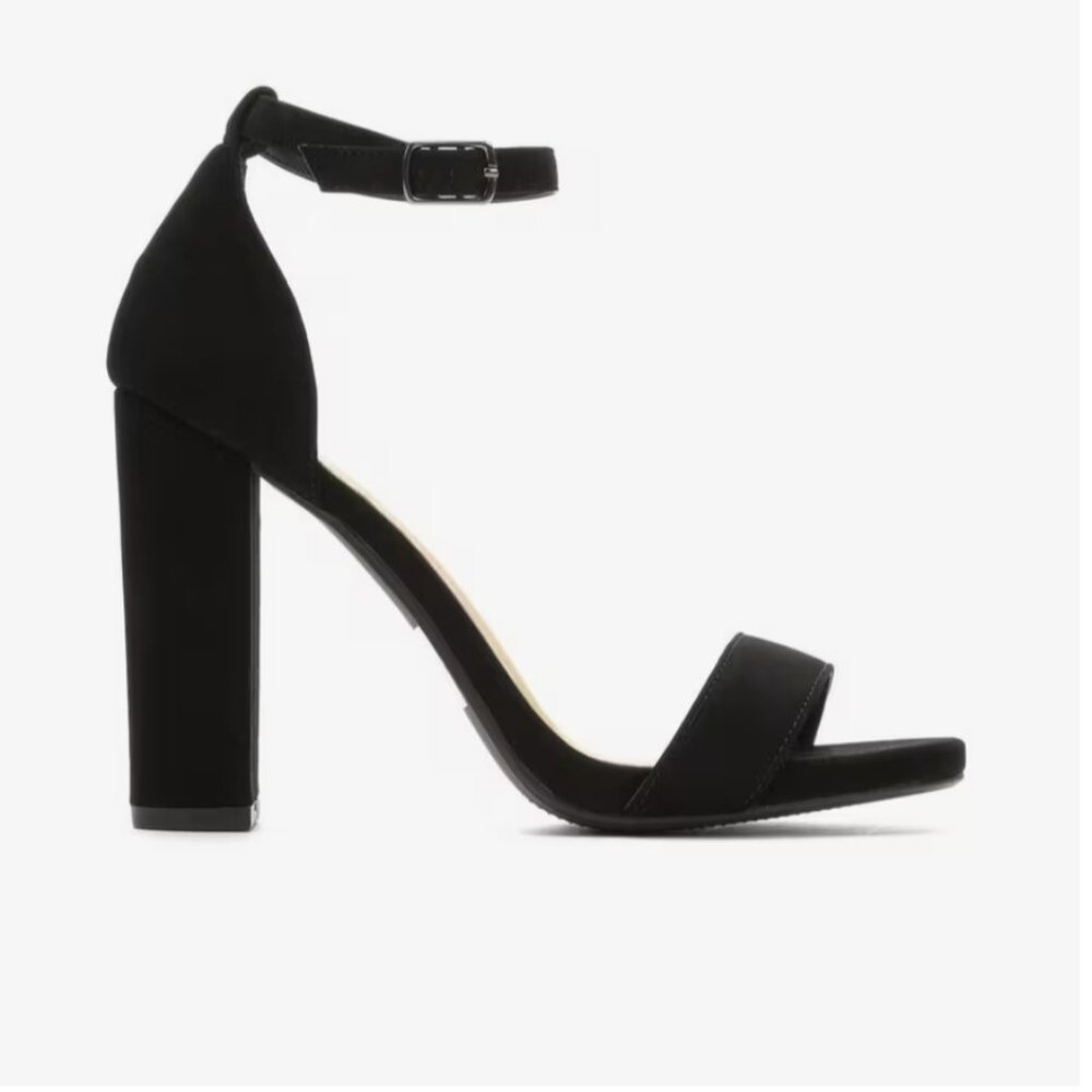 Black Velvet Block Heel Y Not Brand Size 9.5 approximately 5”